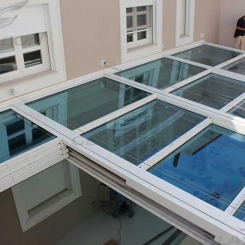 Retractable Glass Roof with Motorized Operation